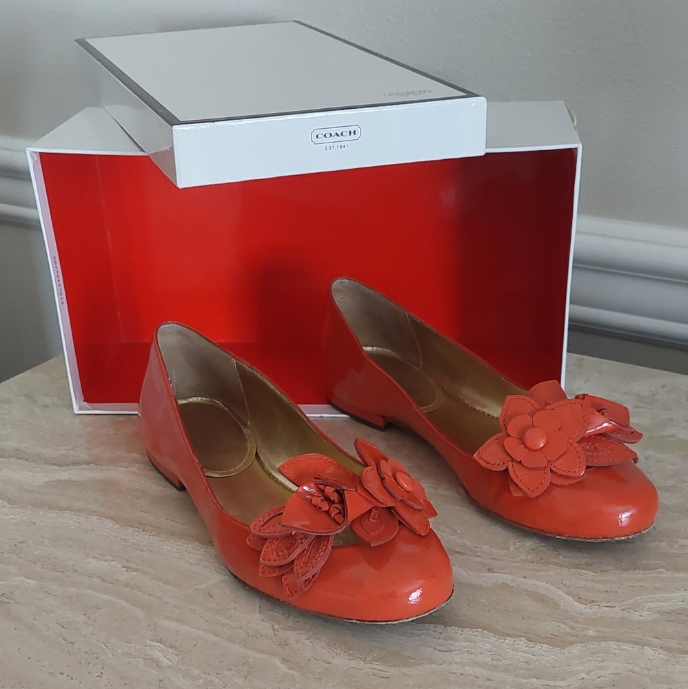 COACH FLATS SIZE 5